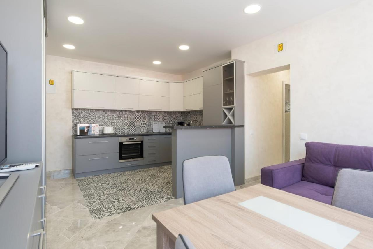 Dream House Rooms Malaga - Habitacion En El Apartemento 外观 照片