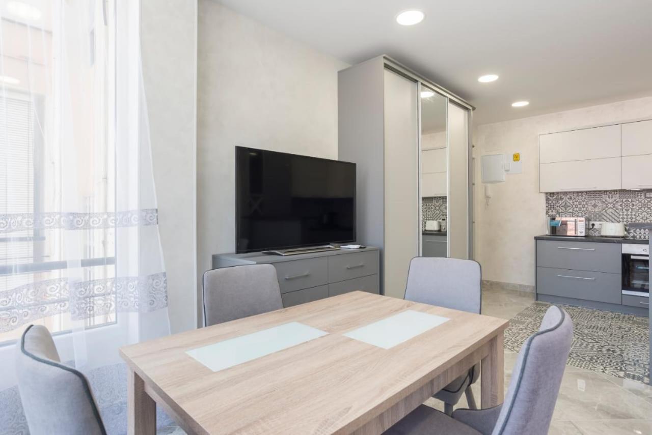 Dream House Rooms Malaga - Habitacion En El Apartemento 外观 照片